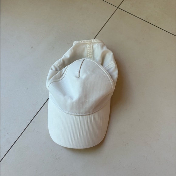 Lululemon Athletica Classic White Hat - Picture 1 of 3